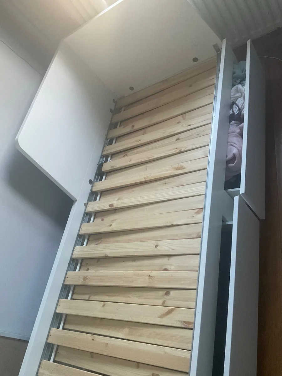 Extendable bed frame with storage - Image 1