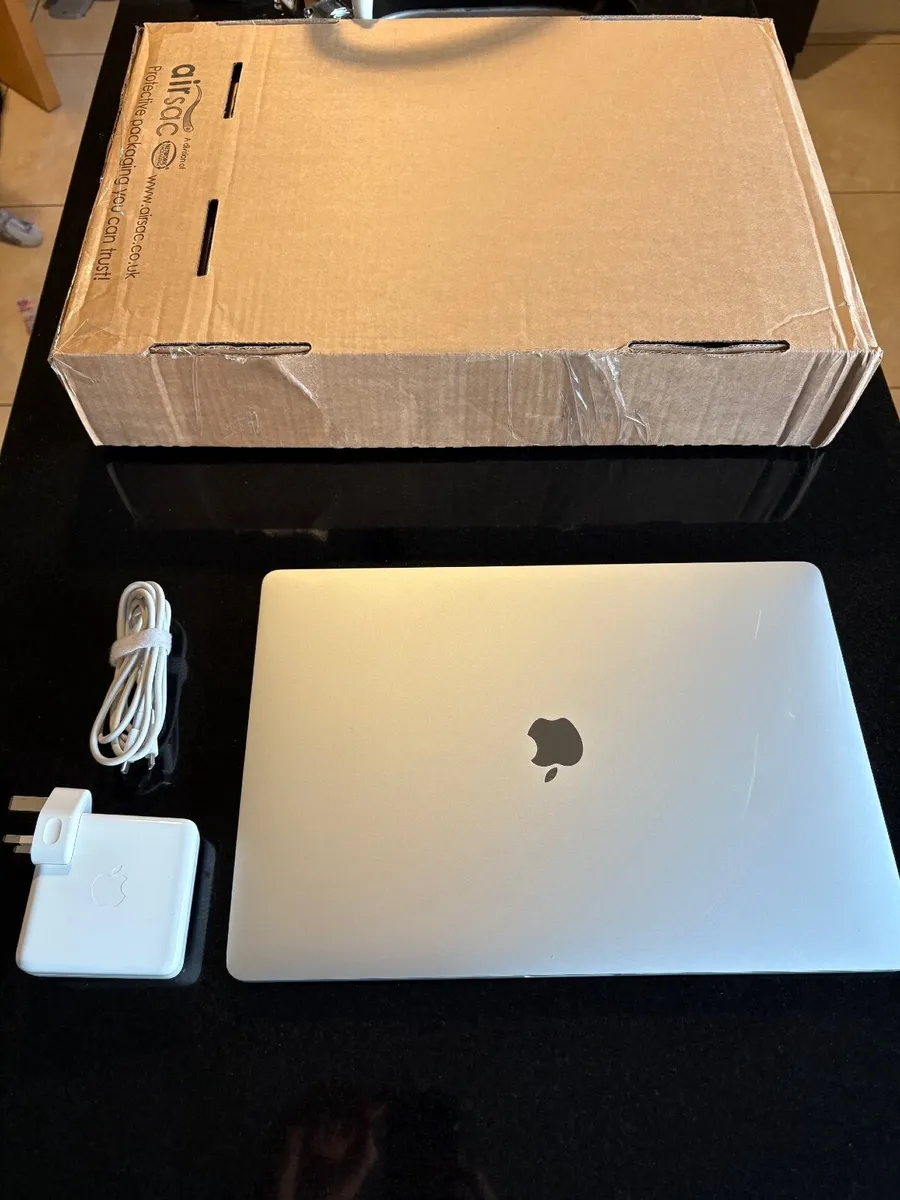 As New 16" Apple Macbook Pro Tahoe 512gb Ssd, 16 - Image 2