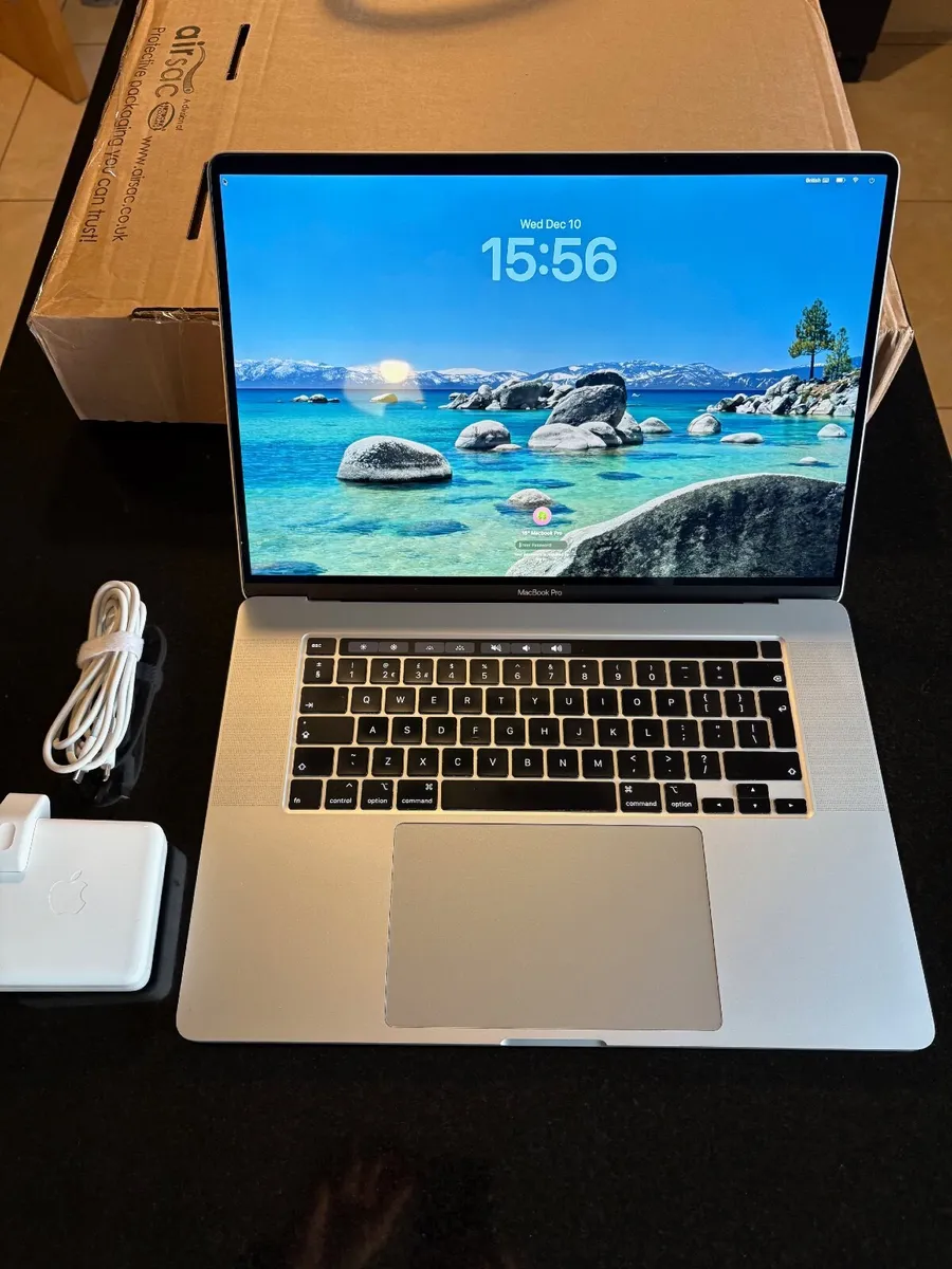 As New 16" Apple Macbook Pro Tahoe 512gb Ssd, 16 - Image 1