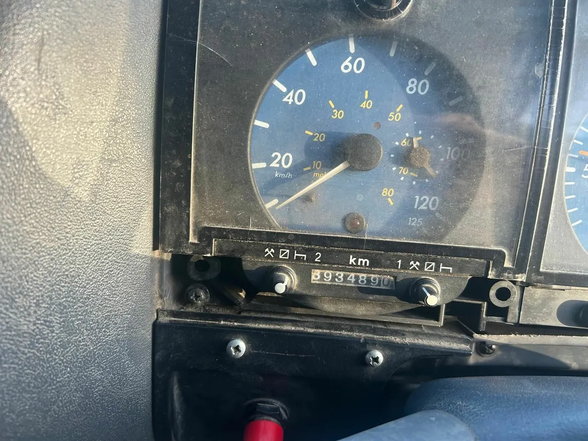 Mercedes-Benz Other 1999 - Image 2