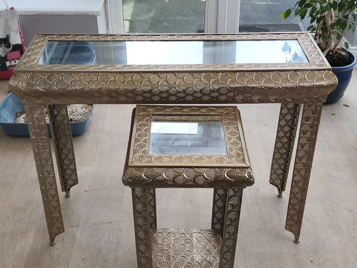 Furniture set - Image 1