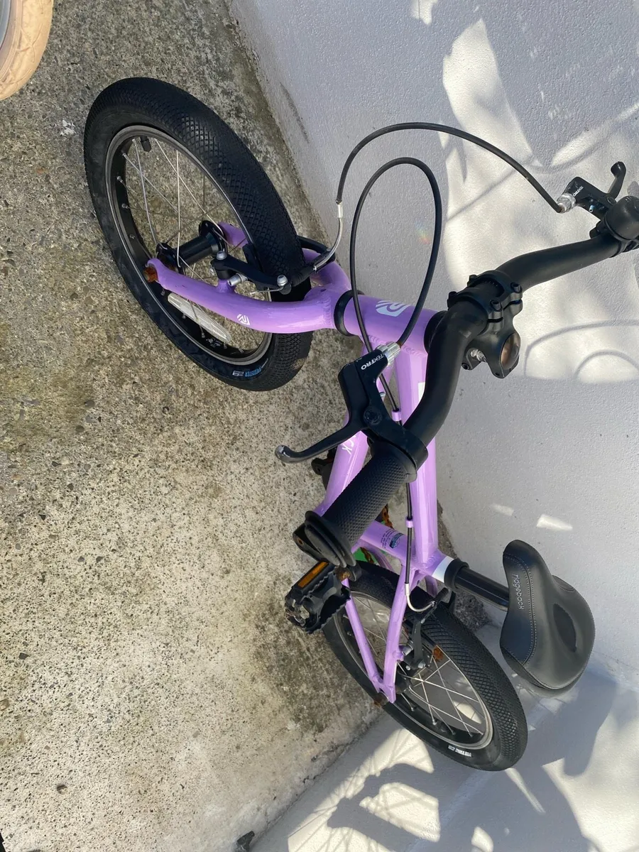 Girls mountain bike - Image 1