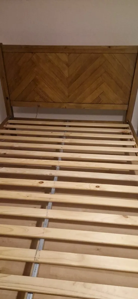 King size bed - Image 2