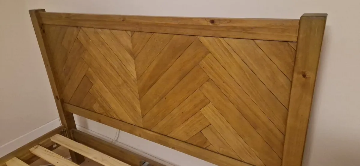 King size bed - Image 3