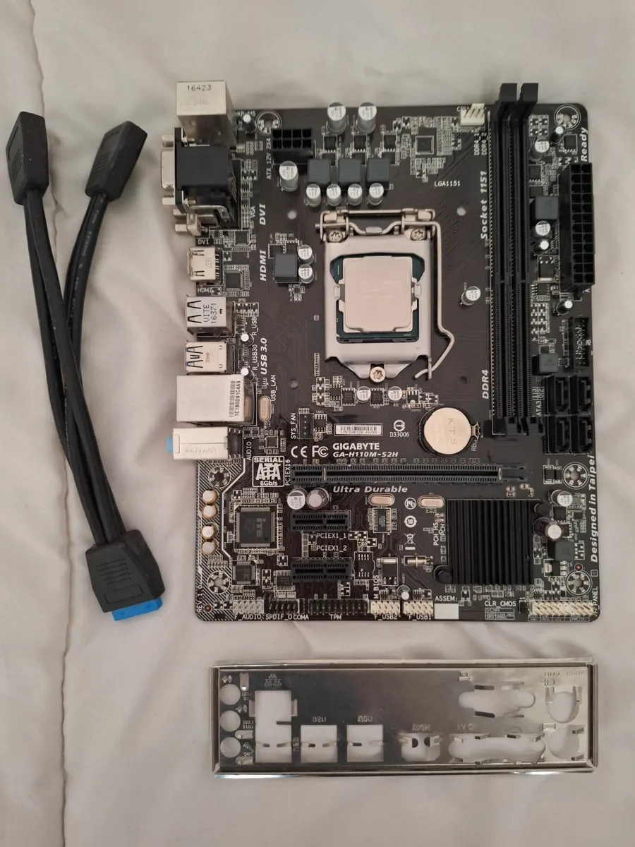 Computer motherboard with CPU i5 7600k - Image 1