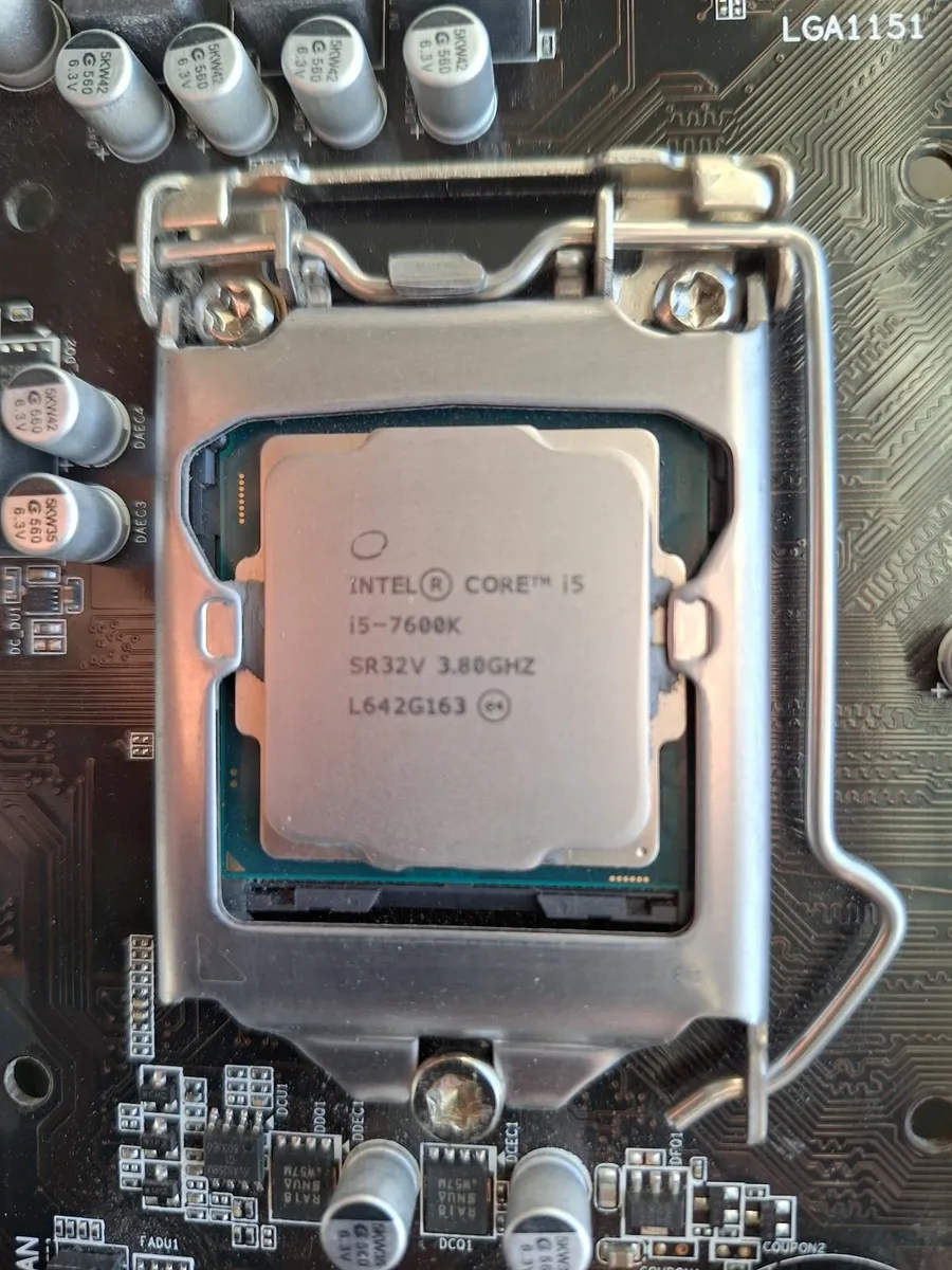 Computer motherboard with CPU i5 7600k - Image 2