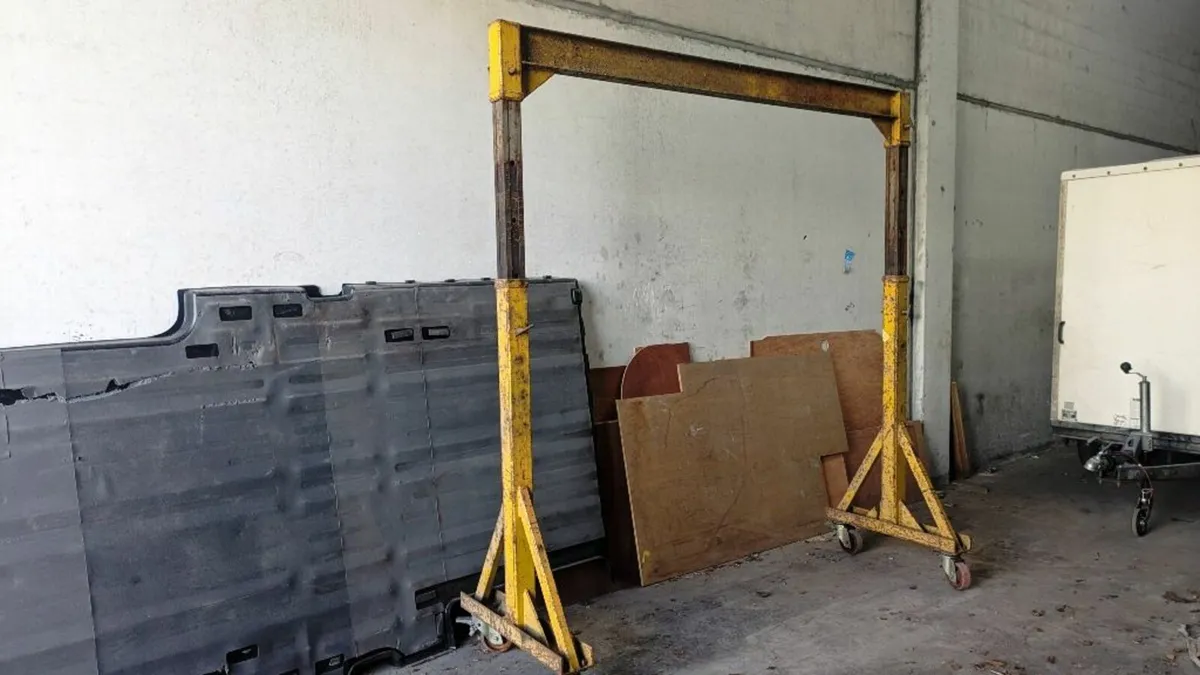 Mobile Gantry , 2 Ton - Image 1