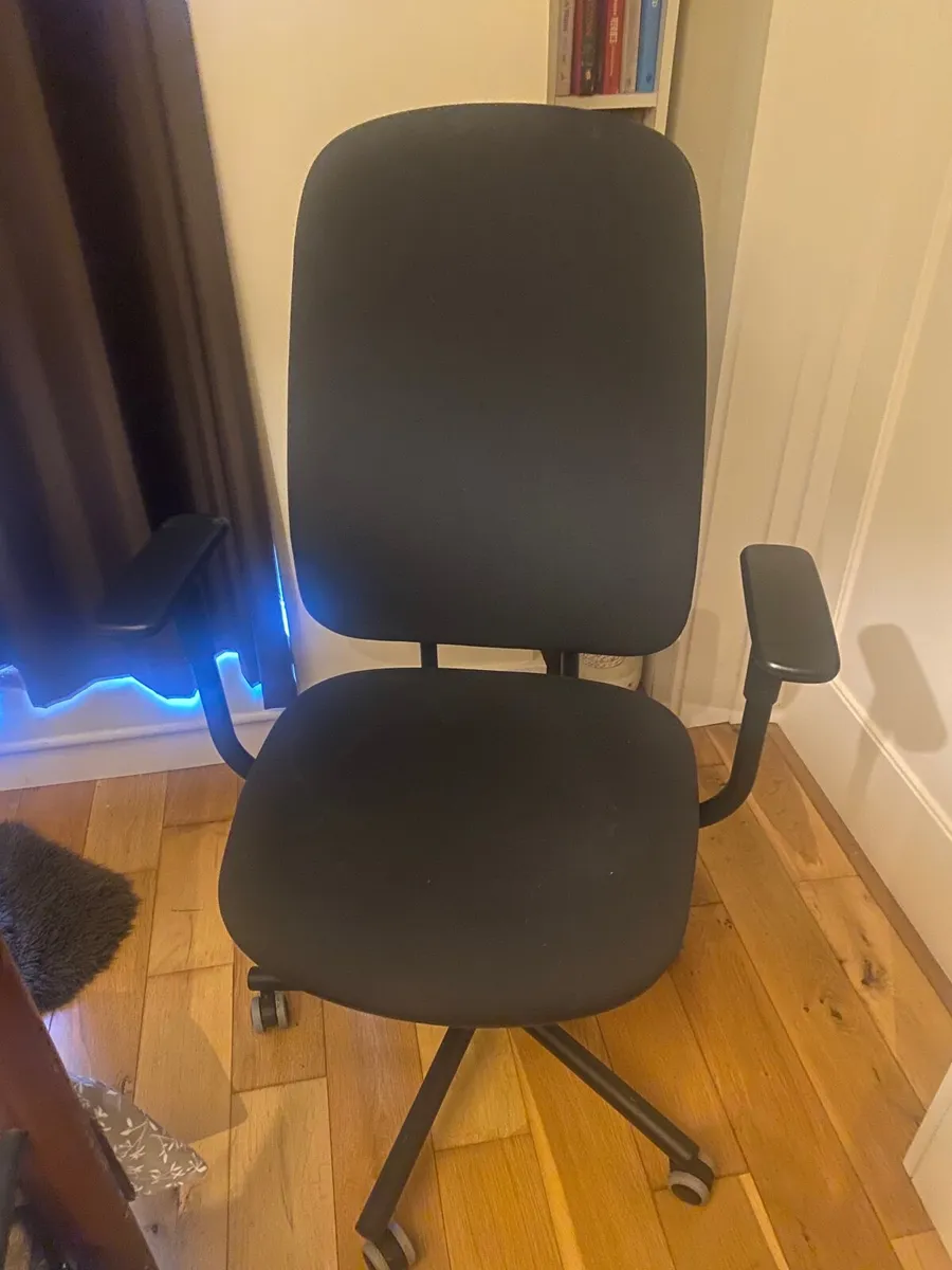 Desk chair - Image 1
