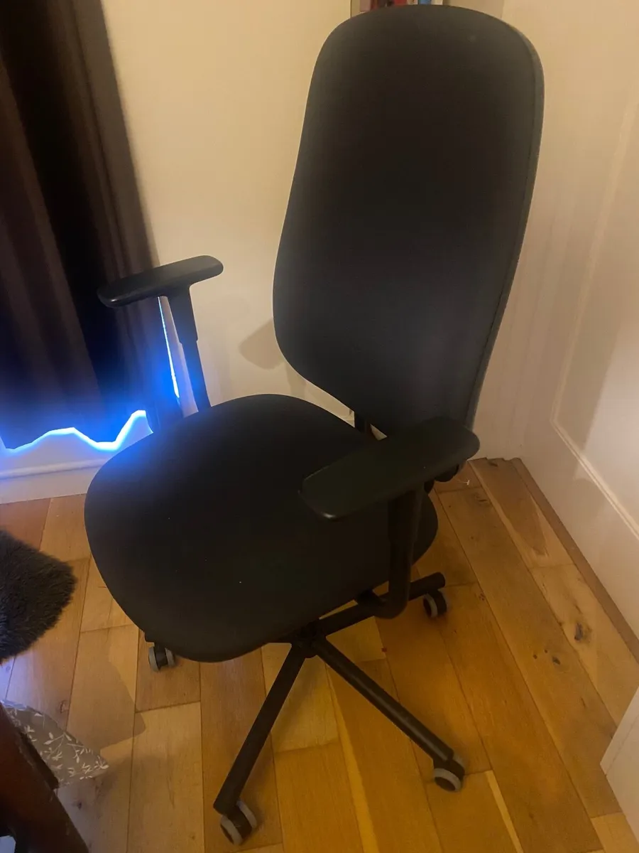 Desk chair - Image 2