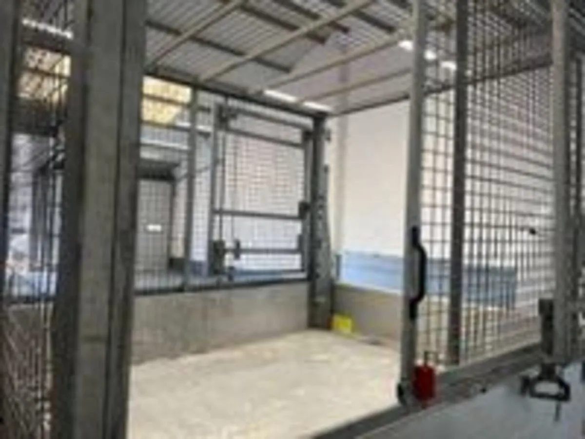 Ford Transit Transit 2.0 350 EcoBlue Leader FWD L2 - Image 2