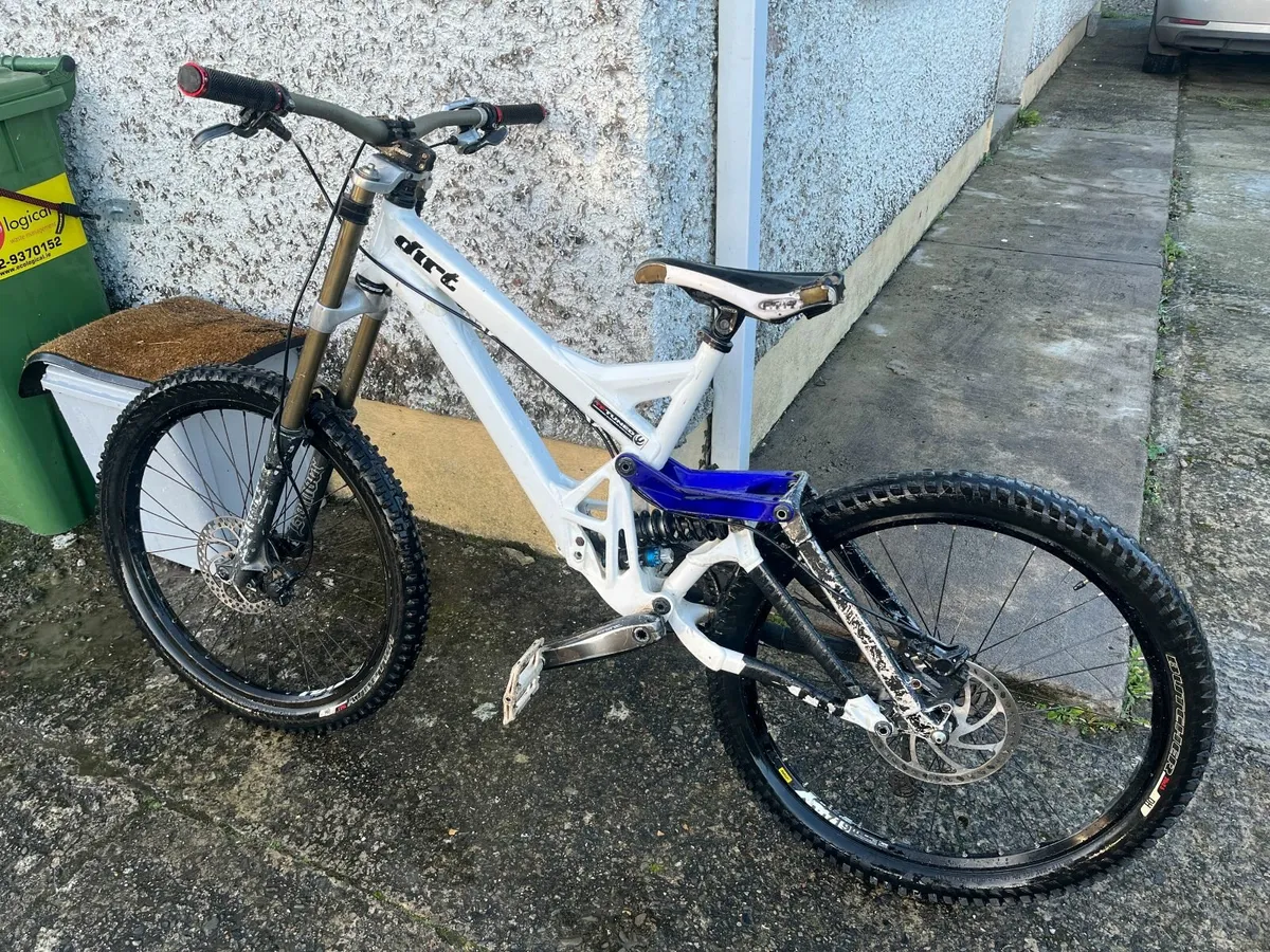 DOWNHILL BIKE - Image 2