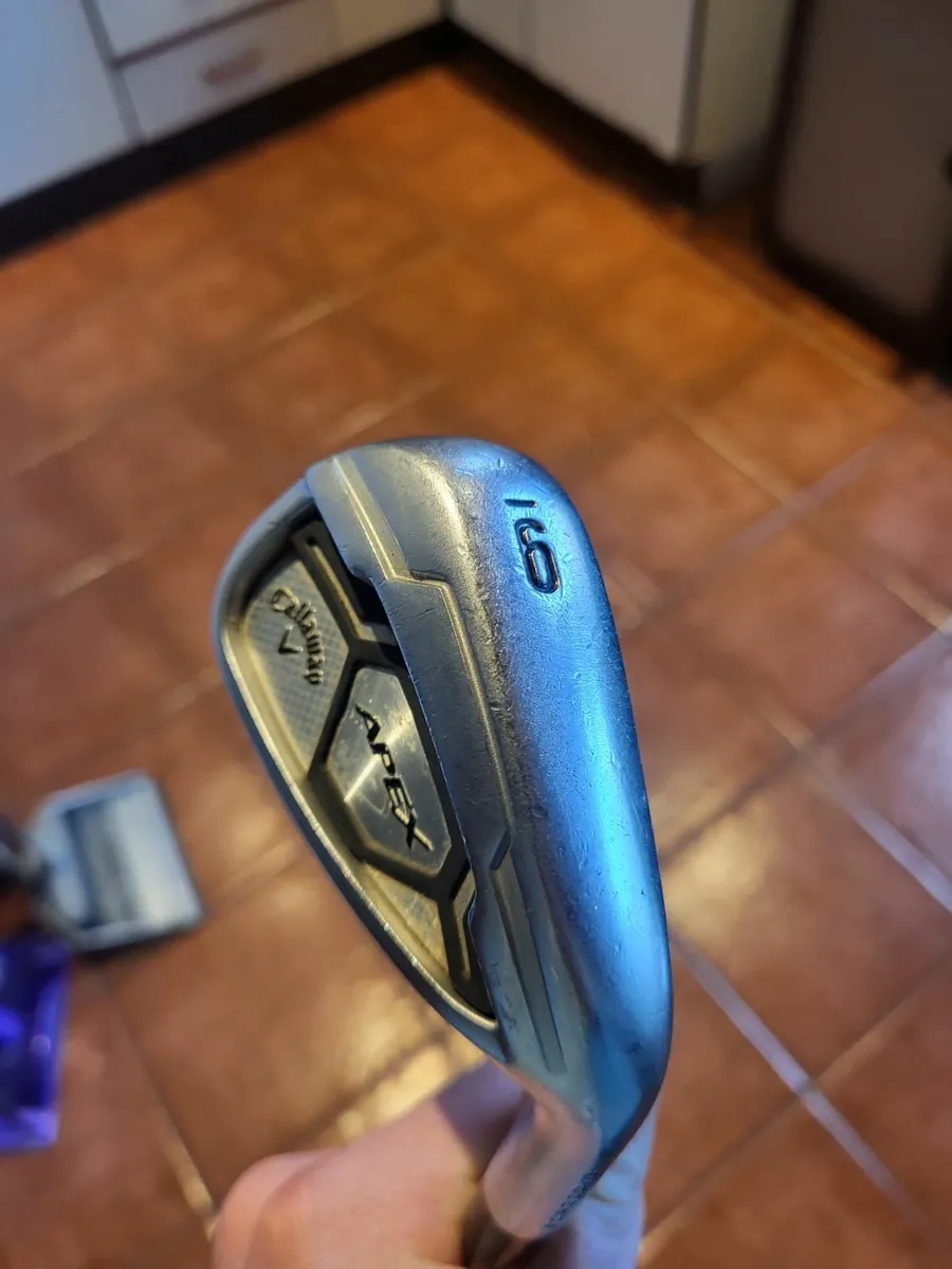 Callaway apex irons 4to pw - Image 1