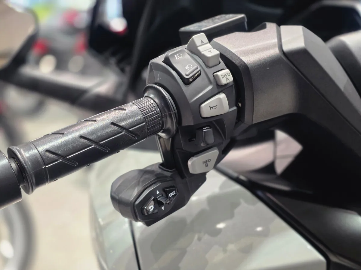 Honda NSS350 Forza - Image 4