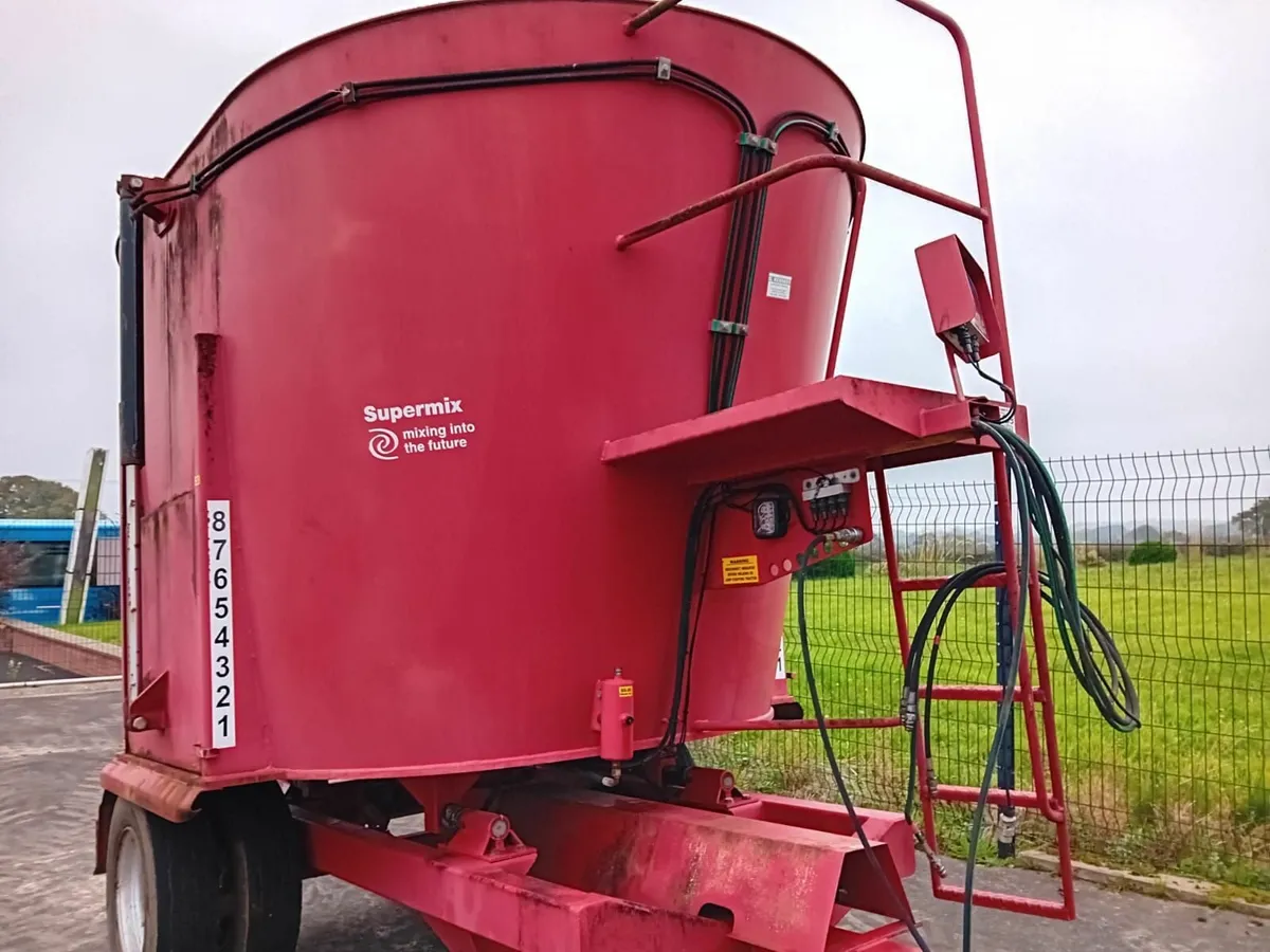 Super Mix 12 Cube Diet Feeder - Image 4