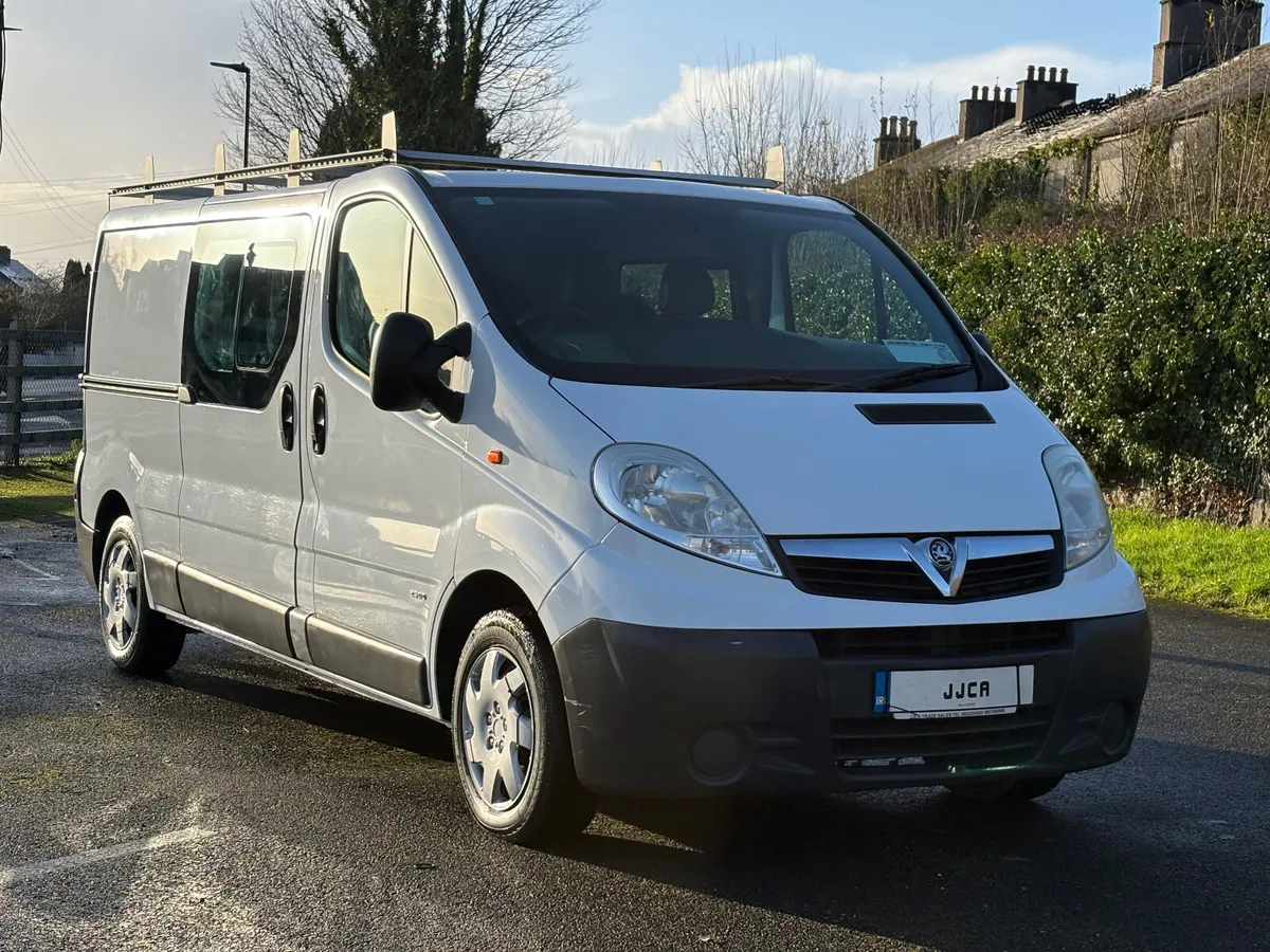 ABSOLUTELY IMMACULATE 2012 CREW CAB - Image 1