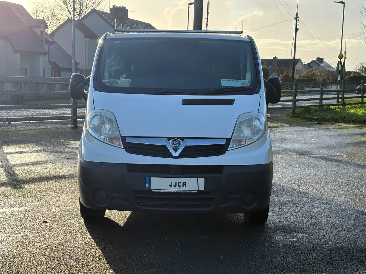 ABSOLUTELY IMMACULATE 2012 CREW CAB - Image 2