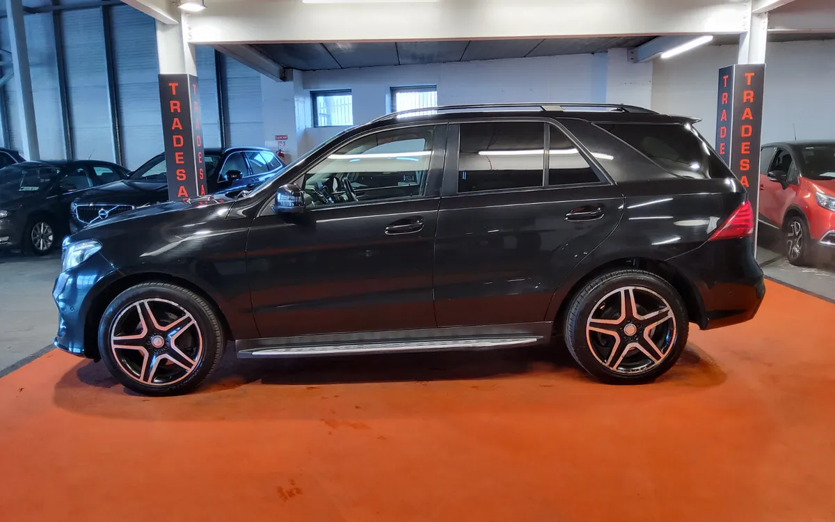 Mercedes-Benz GLE 2016 - Image 4