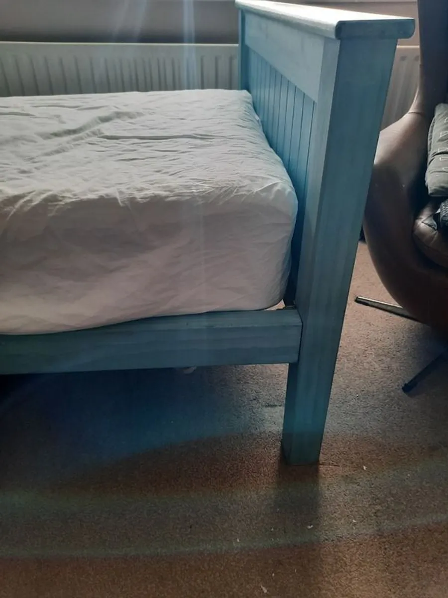 Free: wooden frame single bed & mattress - Image 3