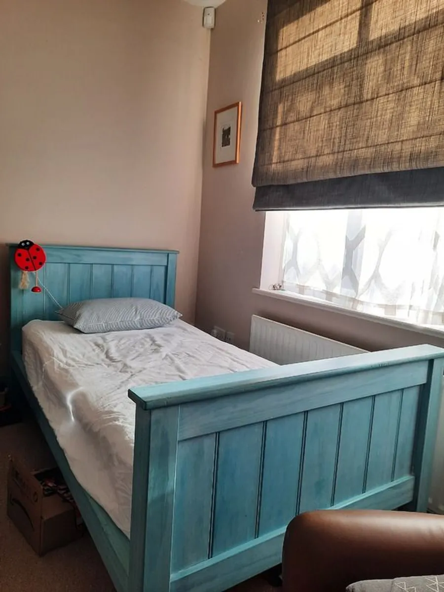 Free: wooden frame single bed & mattress - Image 4