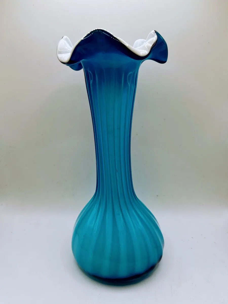 Vintage 1970s art glass marine blue ribbon vase - Image 4