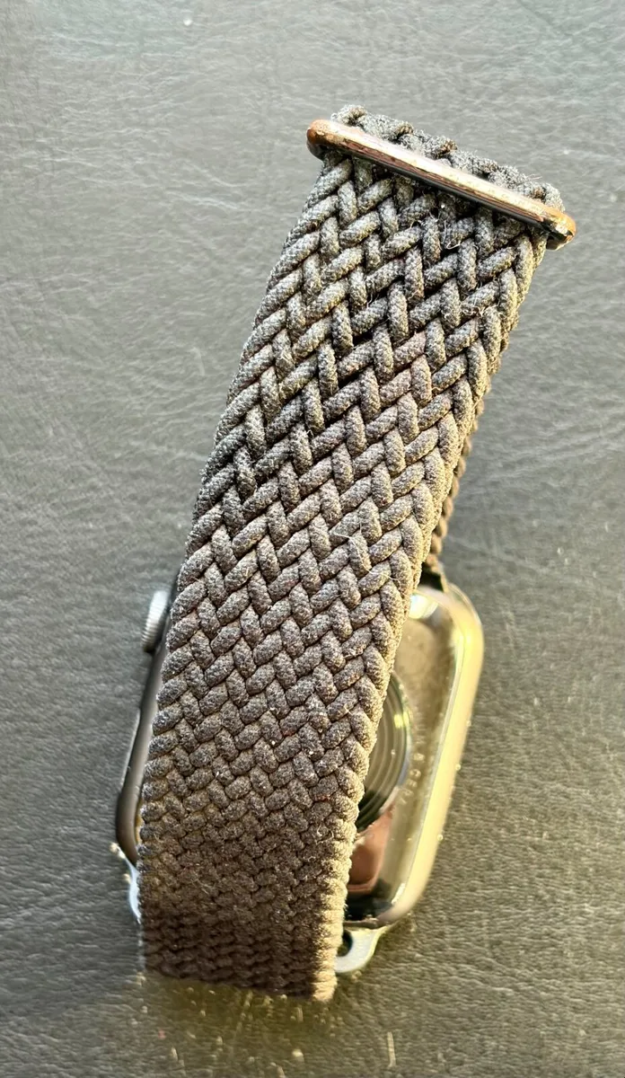 Apple Watch SE GPS, 44mm Space Gray Aluminum Case - Image 3