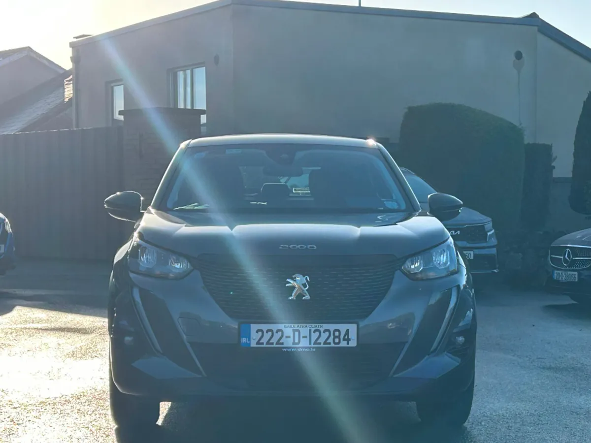 Peugeot 2008 ACTIVE 1.5 HDI 110BHP *LOW KMS* - Image 2