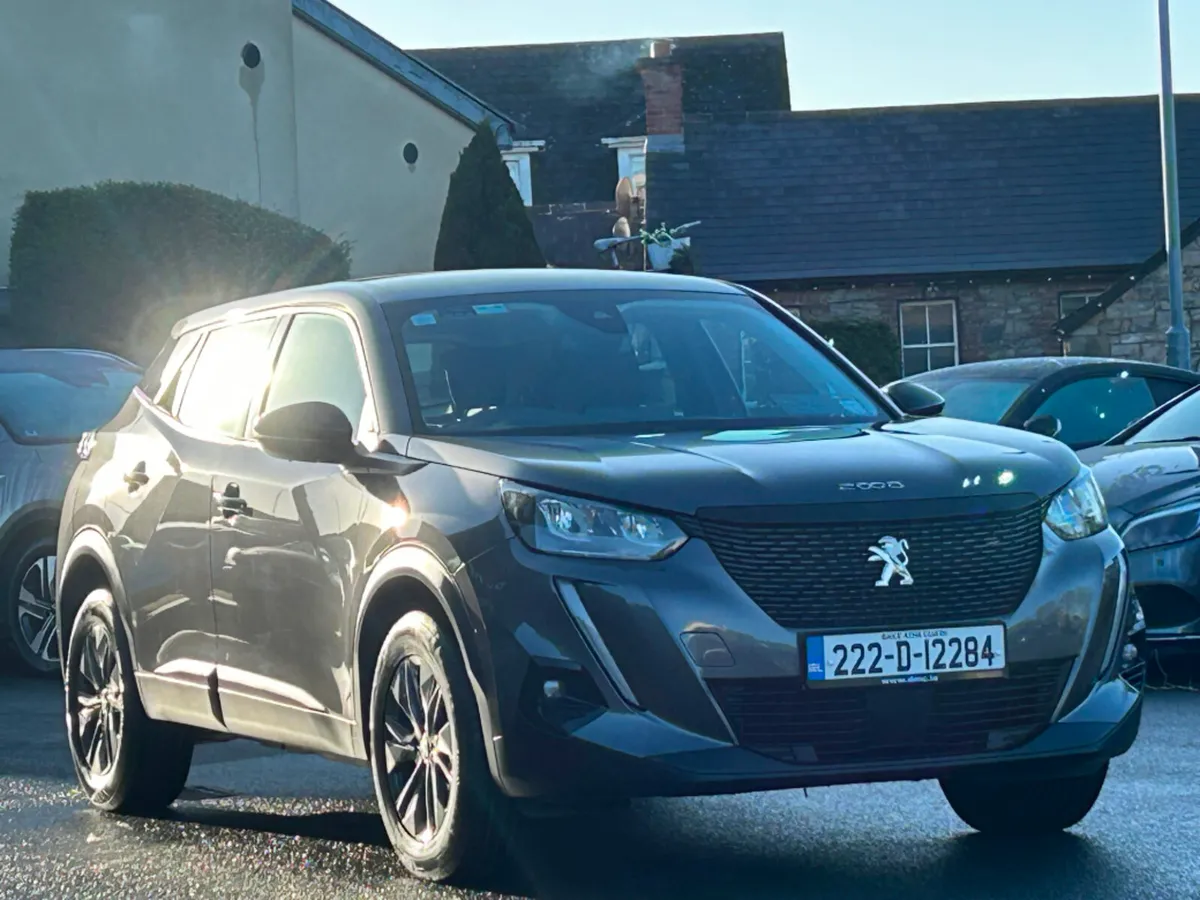 Peugeot 2008 ACTIVE 1.5 HDI 110BHP *LOW KMS* - Image 3