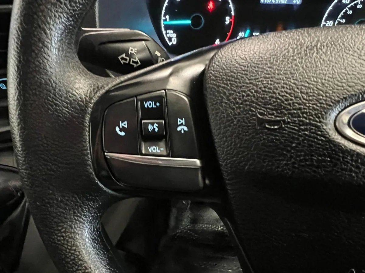 Ford Transit Transit 2.0 350 EcoBlue HDT Leader L2 - Image 2