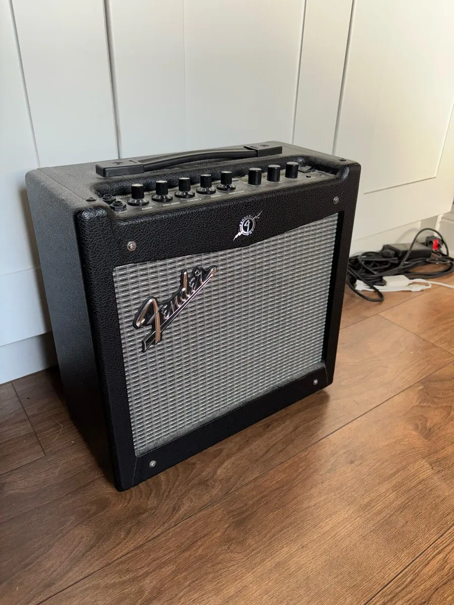 Fender Mustang V.2 - Image 1