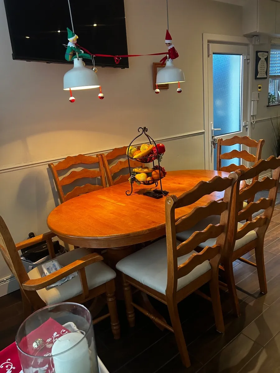 Kitchen Table and chairs - Image 1