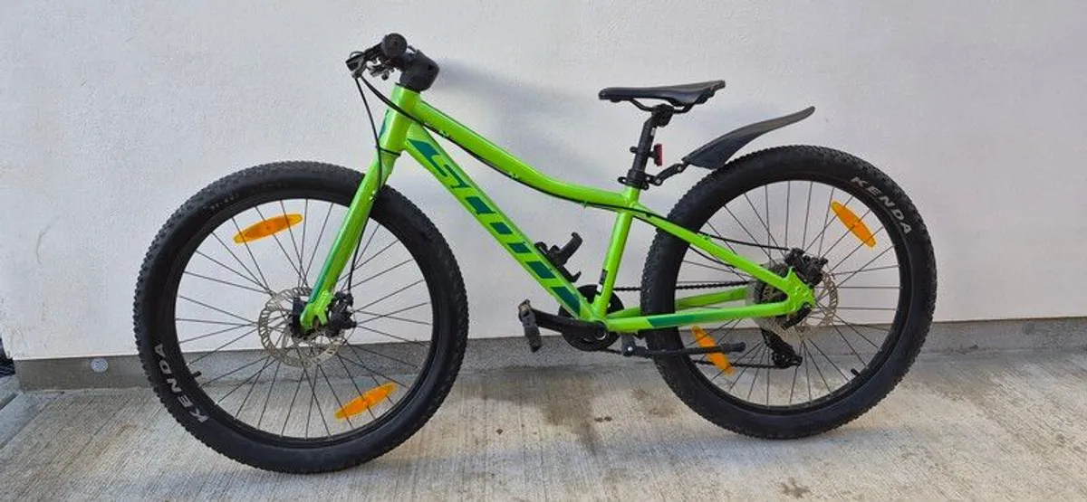 Scott Scale 24" Green Bike - Image 1