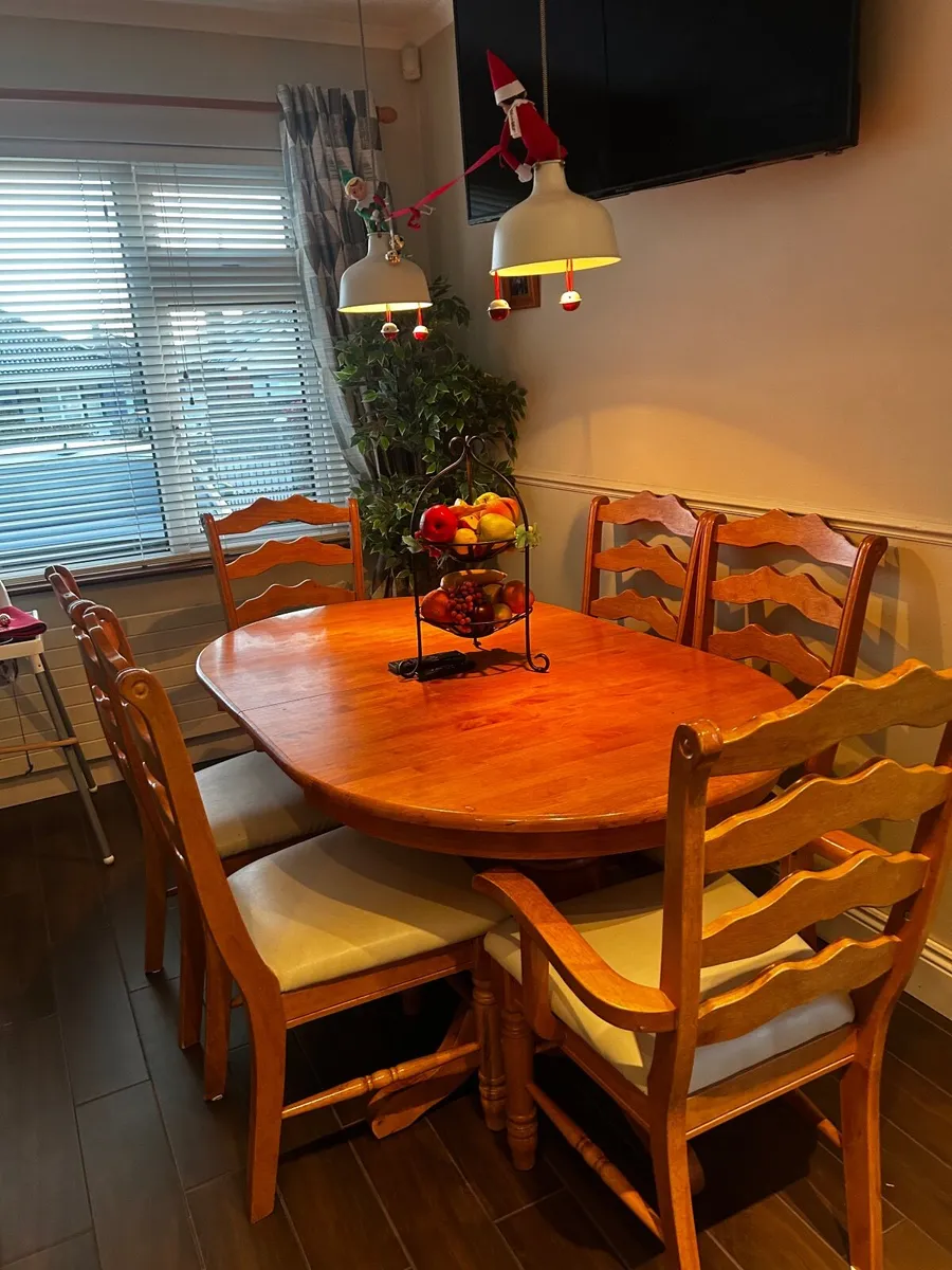 Kitchen Table and chairs - Image 3