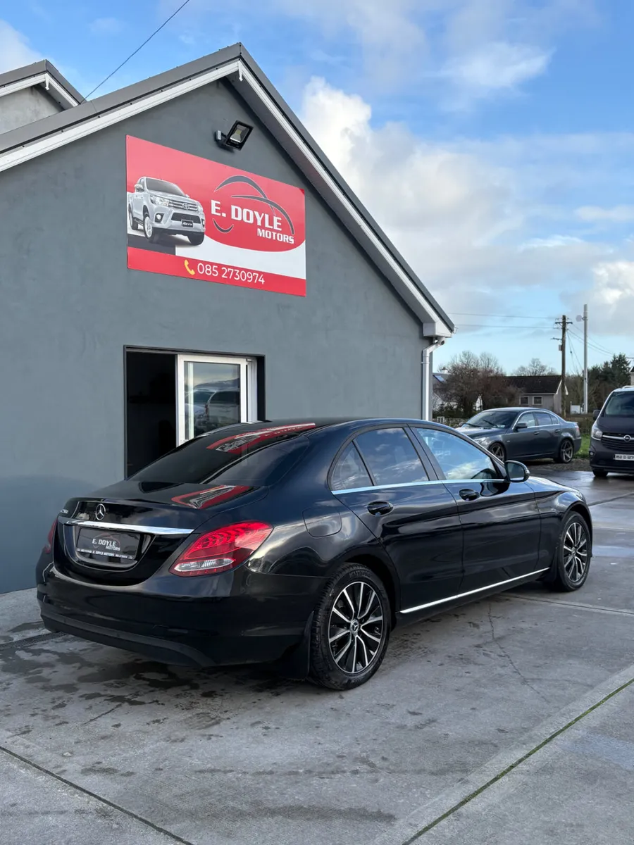 Mercedes-Benz C-Class 2019 - Image 4