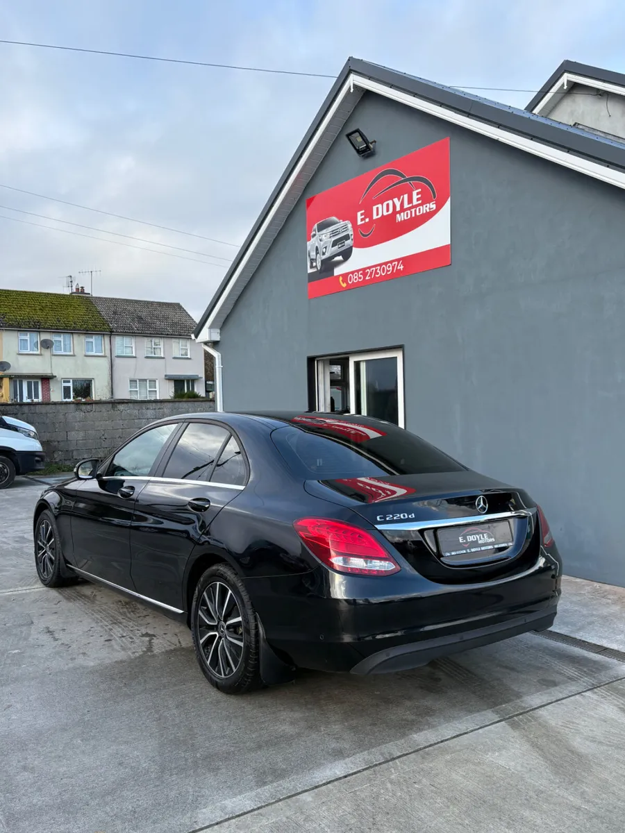 Mercedes-Benz C-Class 2019 - Image 3