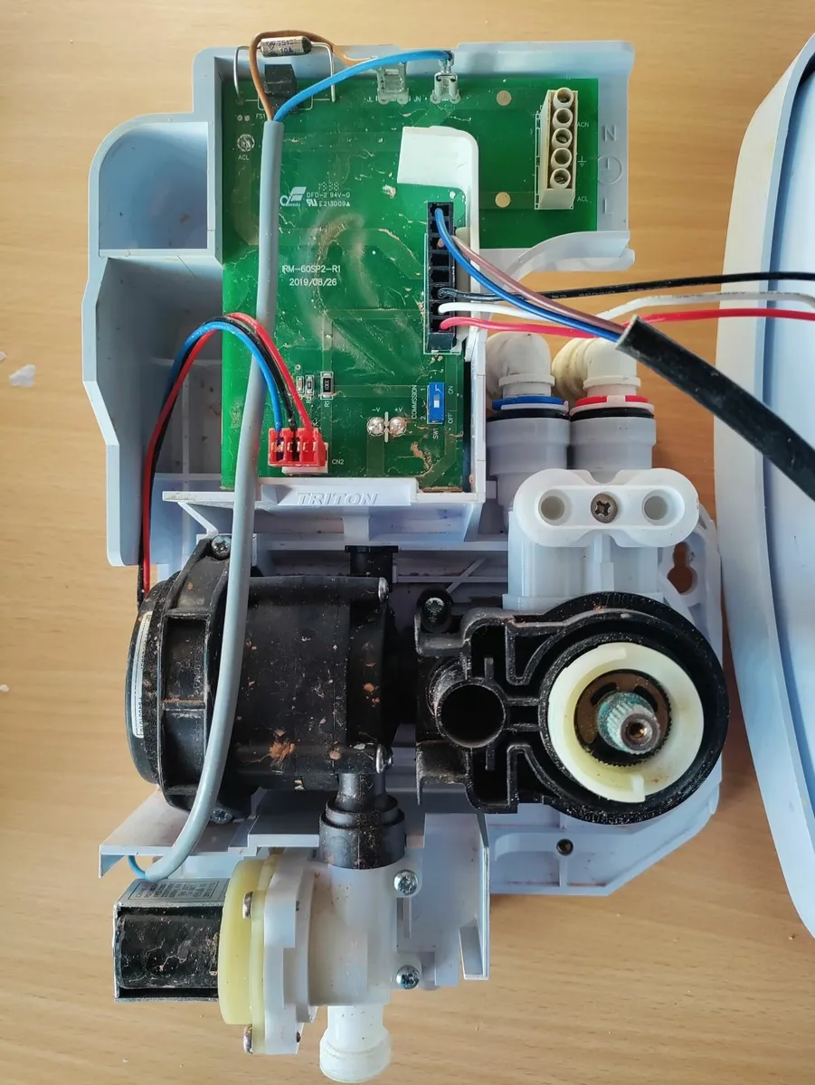 Triton novel SR electric shower - Image 2