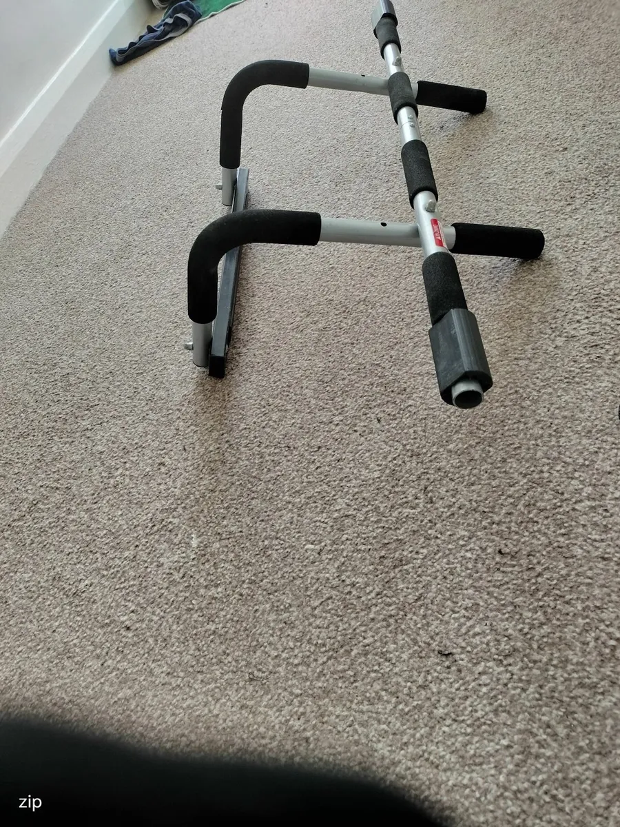 Pull Up Bar - Image 3