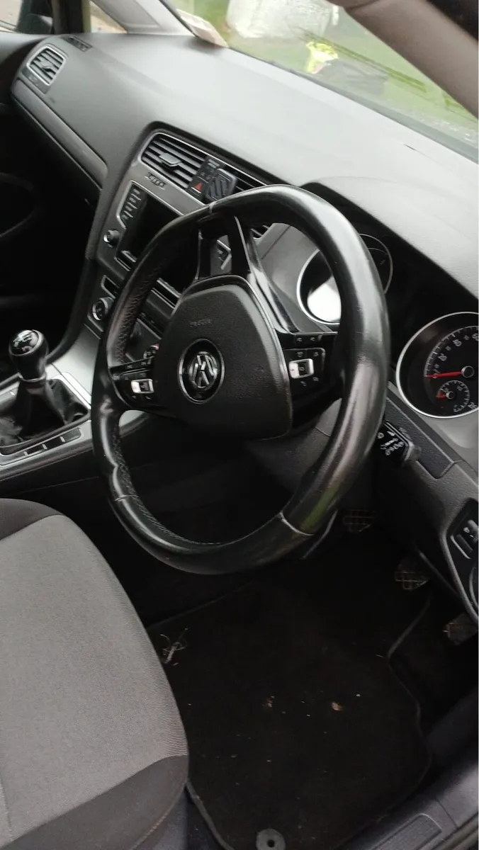Volkswagen Golf - Image 4