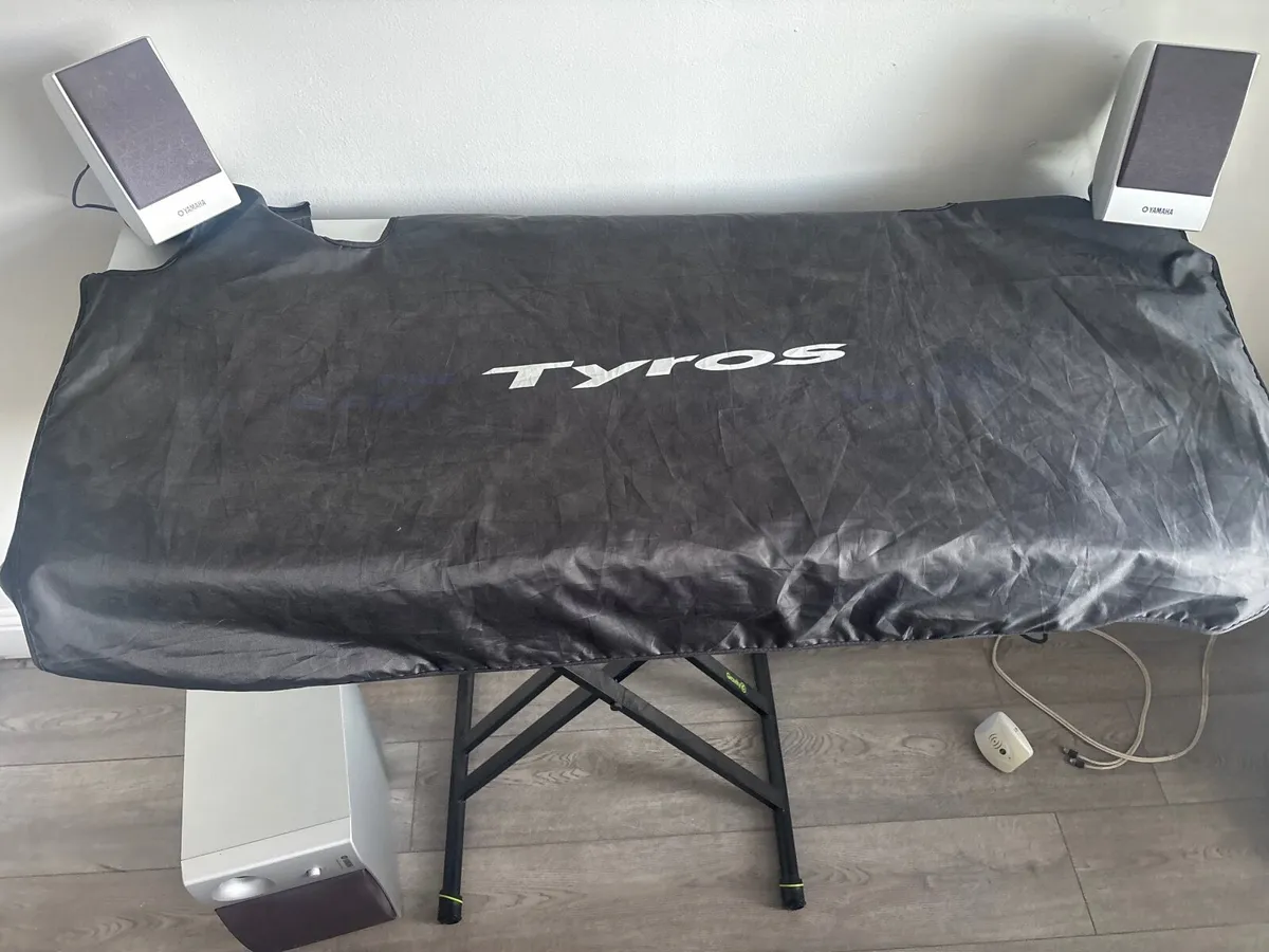 Yamaha tyros 4 keyboard - Image 3