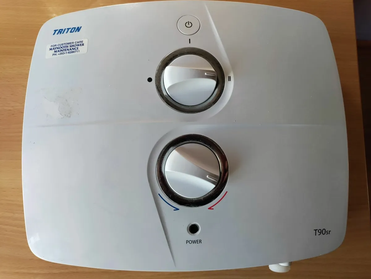 Triton T90sr Pumped Electric Shower - Image 1