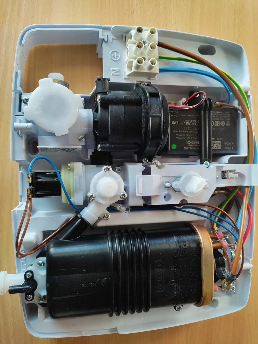 Triton T90sr Pumped Electric Shower - Image 4