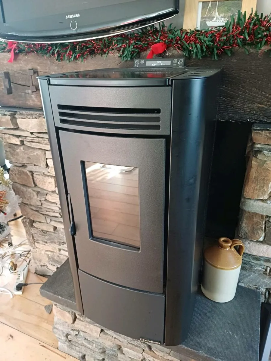 EXTRAFLAME PELLET STOVE FOR SALE - Image 1