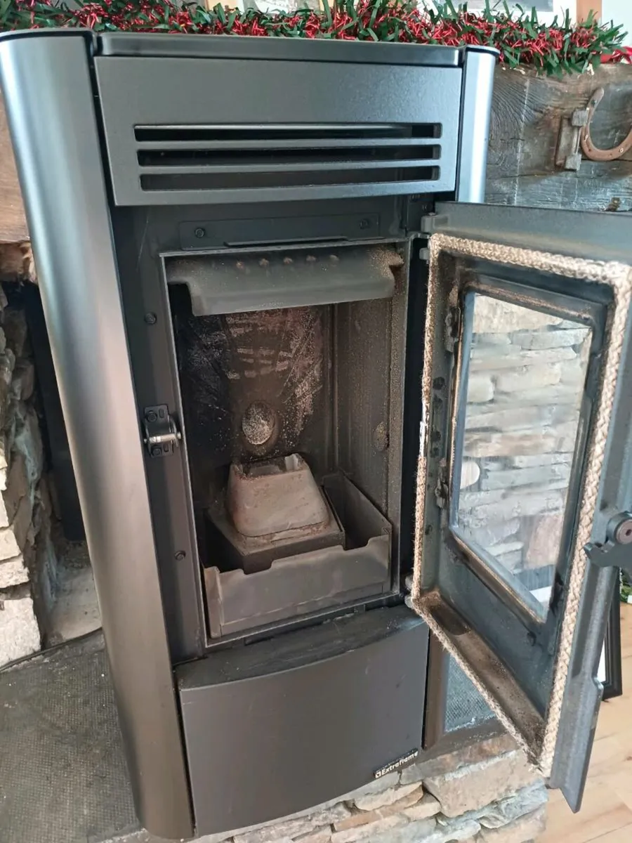 EXTRAFLAME PELLET STOVE FOR SALE - Image 3