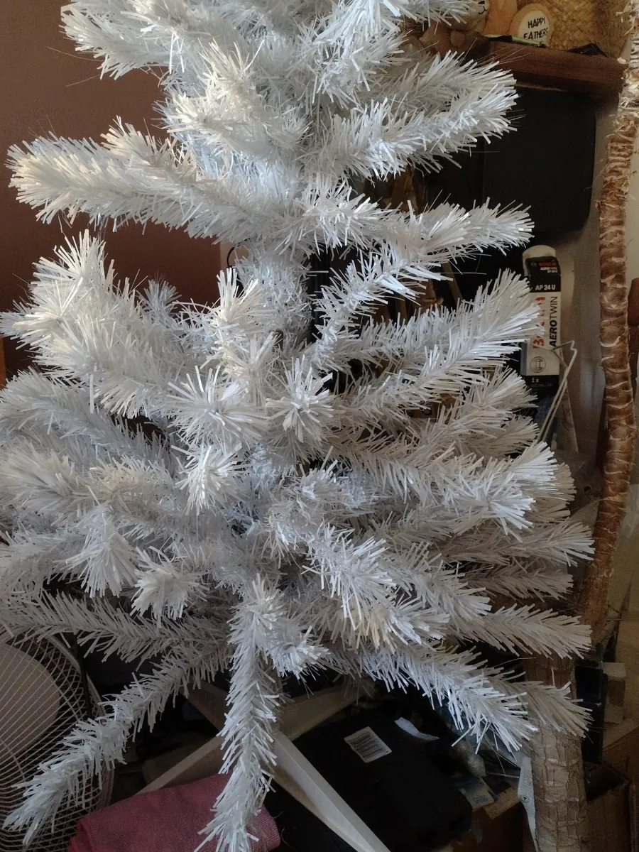 5ft tall white artificial Christmas tree - Image 2