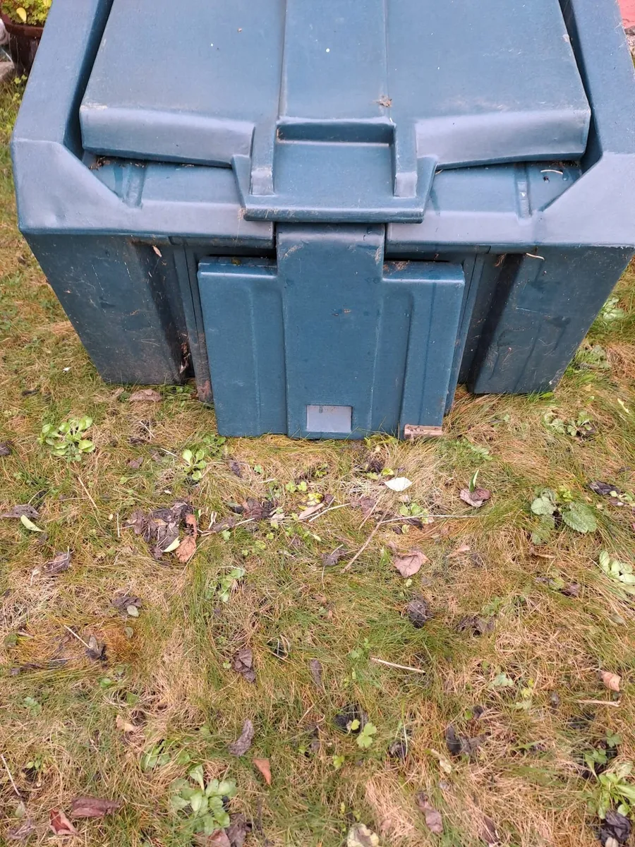 Coal bunker/log box - Image 2