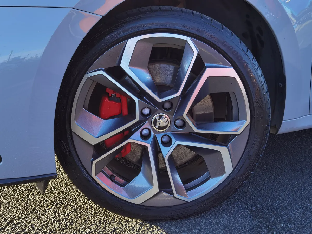 SKODA OCTAVIA VRS 1.4TSI IV DSG AUTOMATIC PHEV - Image 2