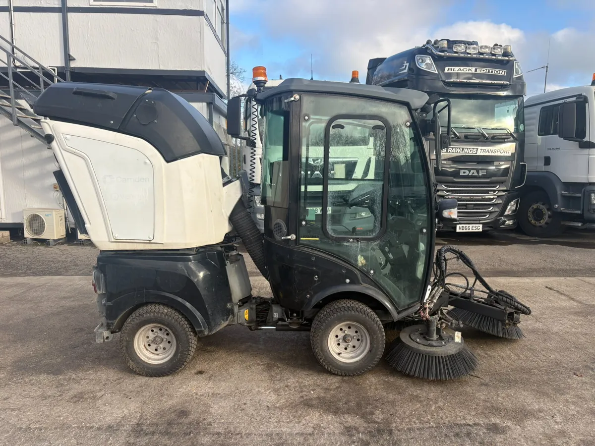 KARCHER DIESEL ROAD SWEEPER THIRD BRUSH - Image 1