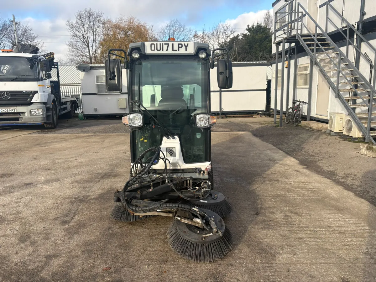 KARCHER DIESEL ROAD SWEEPER THIRD BRUSH - Image 4