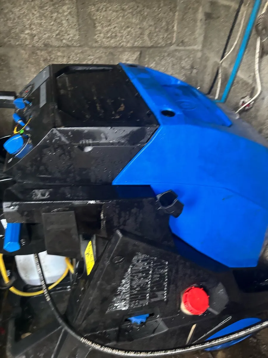 Steam cleaner - Image 3