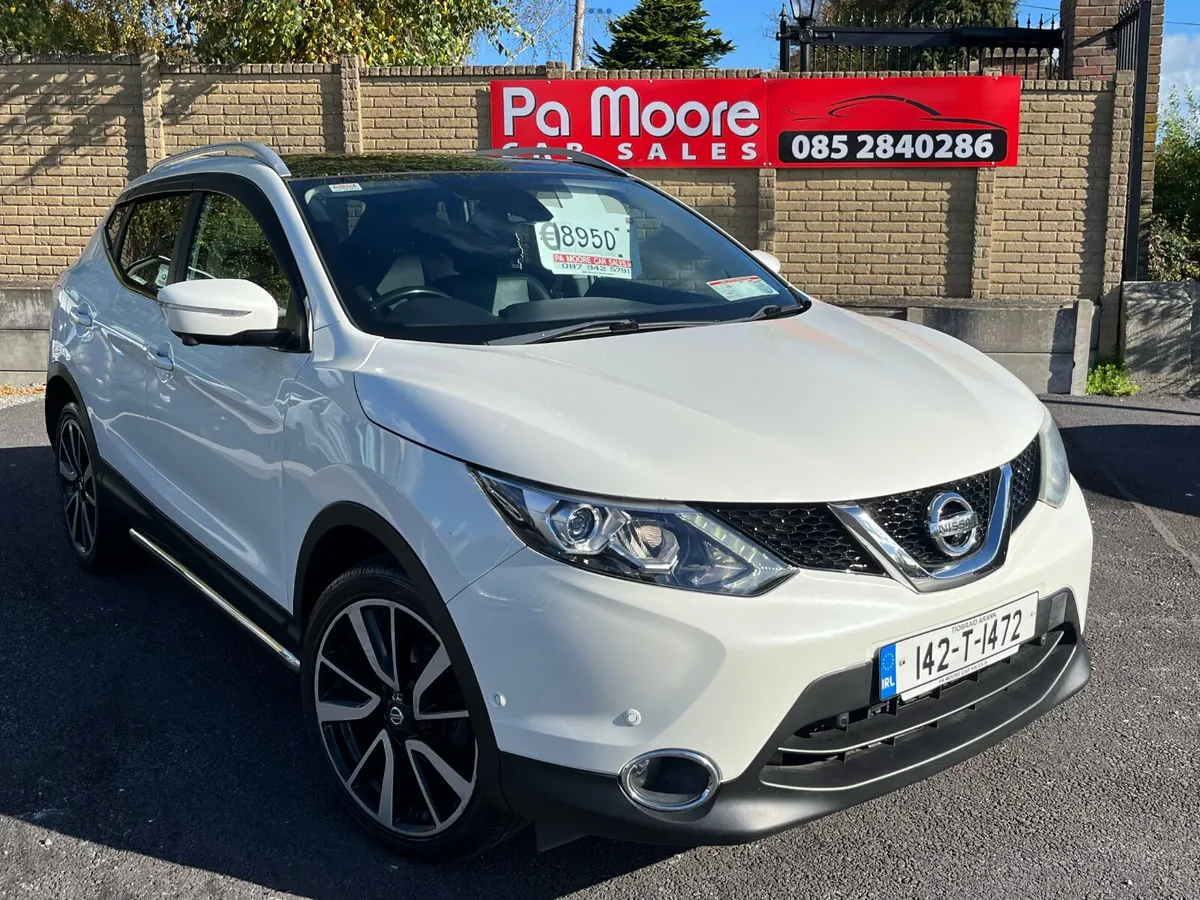 Nissan Qashqai ** CAMERA * SAT NAV - Image 1