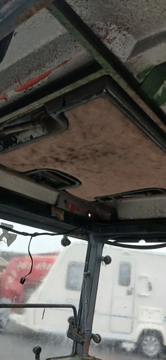 300 series Massey ferguson cabs x2 - Image 3